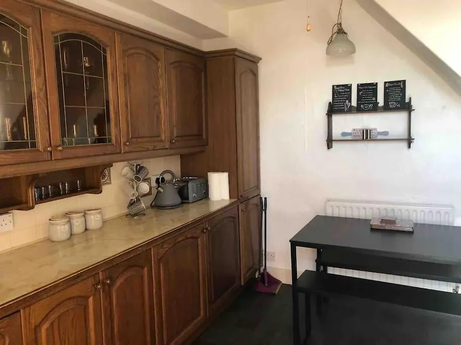 Haworth Prime Location 3 Bedroom Duplex Apartment