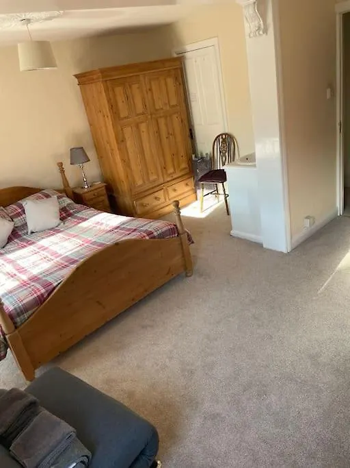 Haworth Prime Location 3 Bedroom Duplex Apartment 0*,  United Kingdom
